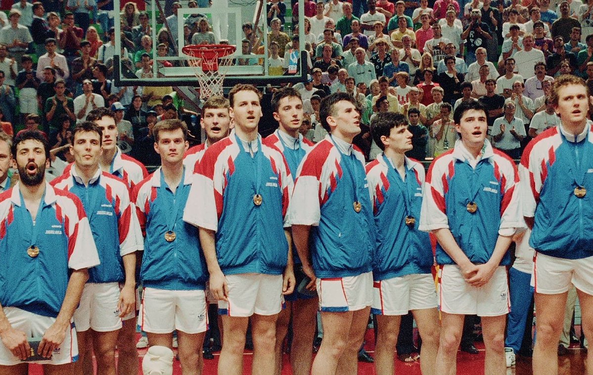 parallelecinico's tweet image. Il "Dream Team", quello originale delle Olimpiadi di Barcellona 92, con Jordan, Magic, Bird e tutti gli altri, da molti ribattezzato come la squadra più forte di sempre di ogni sport, nacque per più di un motivo: perchè l'allora commissioner della NBA, David Stern, capì quanto…
