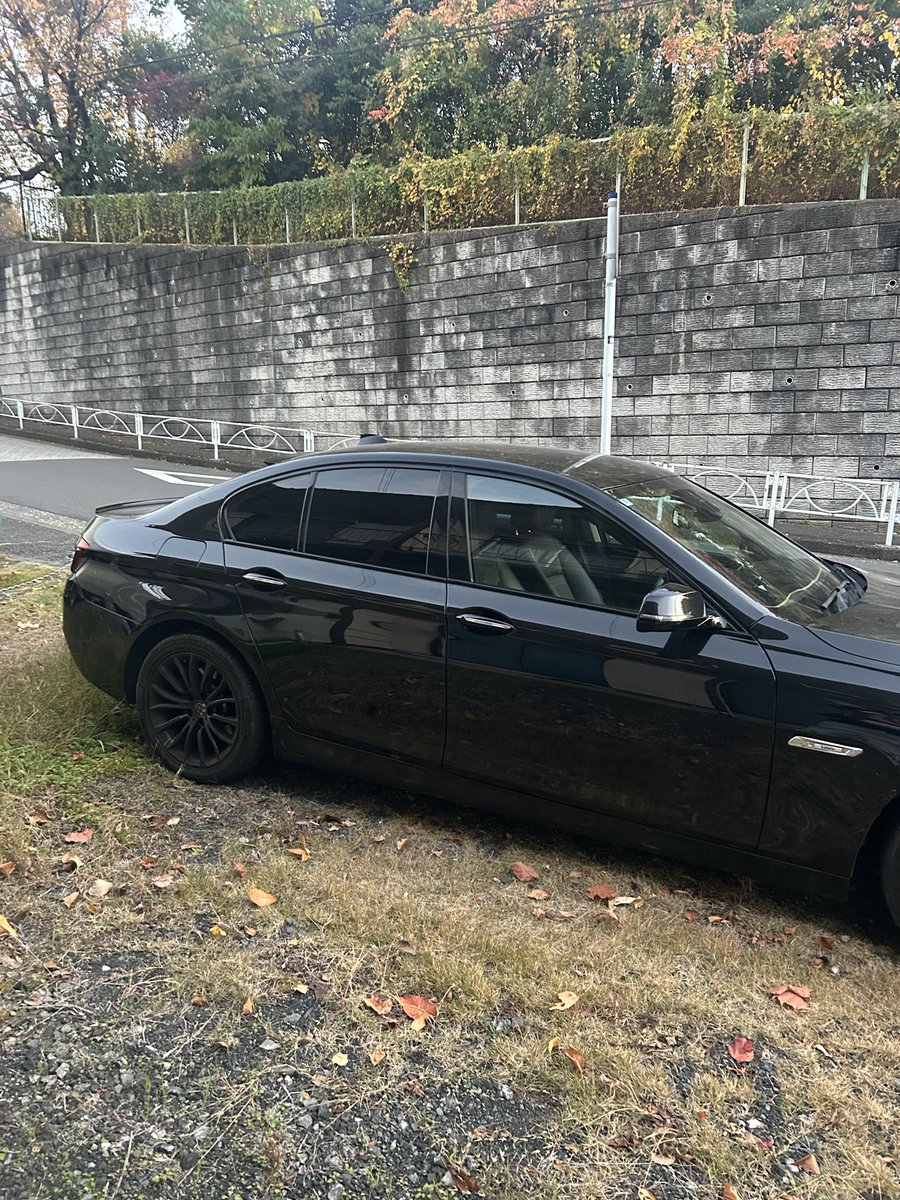 ihave_manaki's tweet photo. 正規車 BMW5シリーズ 523i Luxury
2013年式 車検2年付き
走行距離 89600km
支払総額135万円（交渉可）

中古車 金融車 正規車 BMW ベンツ レクサス アウディ ポルシェ 車欲しい 車探してる 車買いたい 中古車販売 https://t.co/mjQvH7BmVE