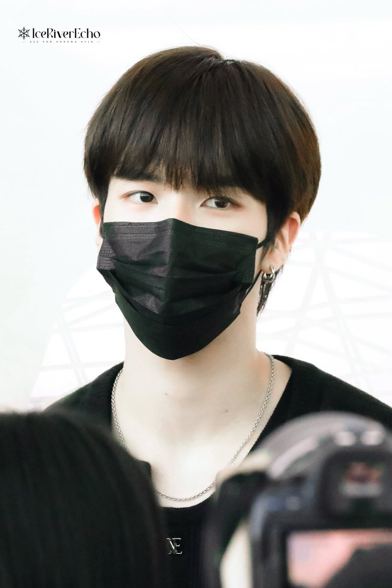 250507 ICN
👀
#SONGHA #송하 #SMTR25