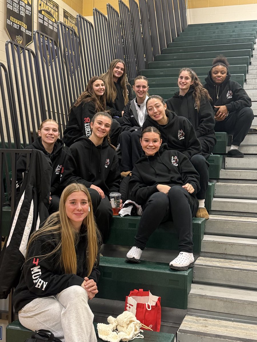 hiltongbb's tweet photo. ⁦@HiltonCadets⁩ ⁦@BarstoolHilton⁩ Please note the time change…these athletes tip at 6:00 pm tonight.  They’d love your support. https://t.co/G9SqLzvCrE