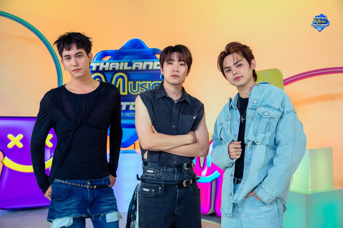 TMCcountdown's tweet photo. [𝑷𝑹𝑶𝑭𝑰𝑳𝑬✨] V3RSE - จำ(ขึ้น)ใจ | Thailand Music Countdown

#V3RSE #TMC_EP30 #TMC2025 #ThailandMusicCountdown #TrueCJCreations #Ch3Thailand https://t.co/Z8DGVuA957