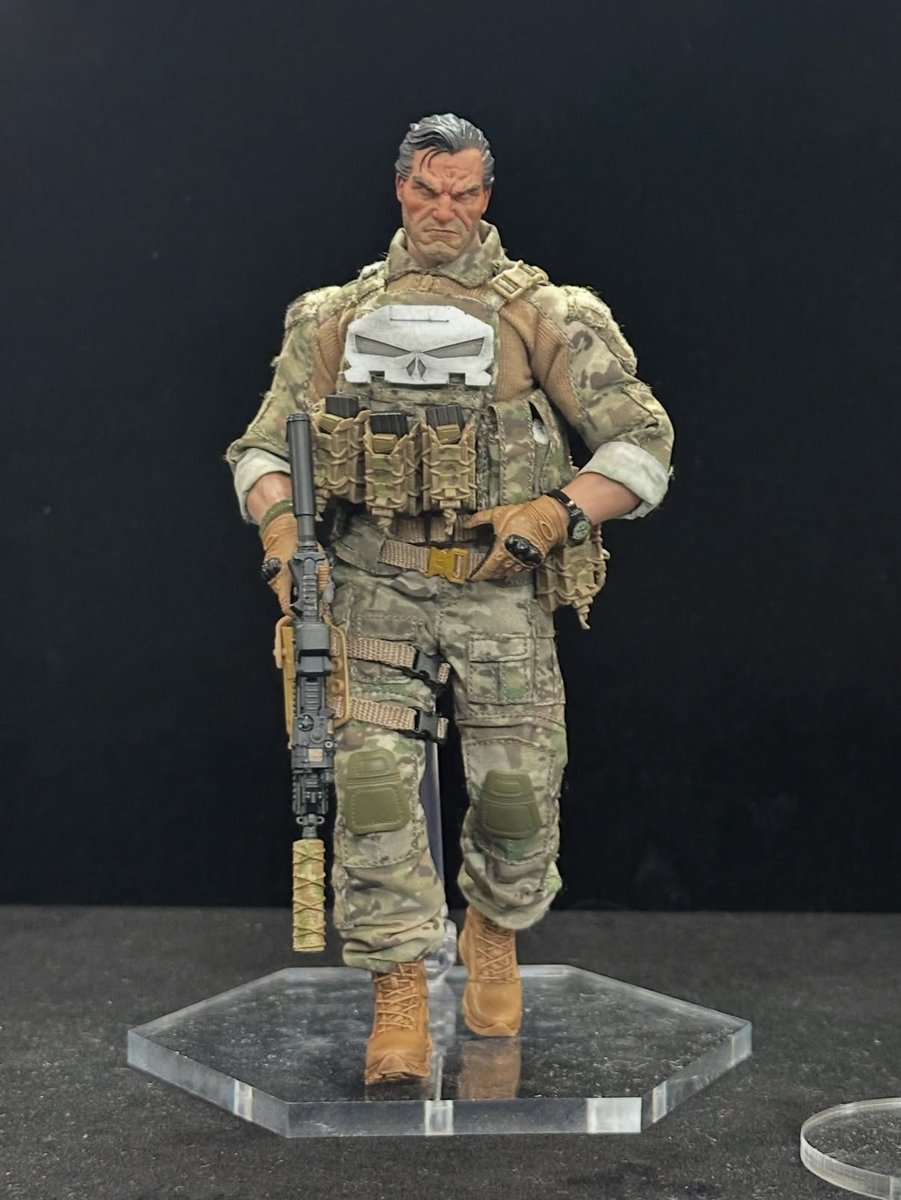 I__Love__Heroes's tweet image. #6inchplus