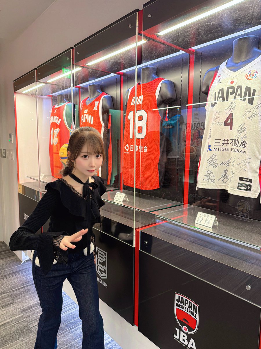 お知らせ📢
テレビ朝日「ホリケンのみんなともだち」
出演させていただきます⭐️✨

また呼んでいただけて嬉しいです🥰
今回は日本バスケ業界について学んできましたよ〜🏀⛹️🎶
実はみりにゃは元バスケ部なのです…😳

明日の24:15～放送❣️是非観て下さいね🫶🏻
#ホリケンのみんなともだち