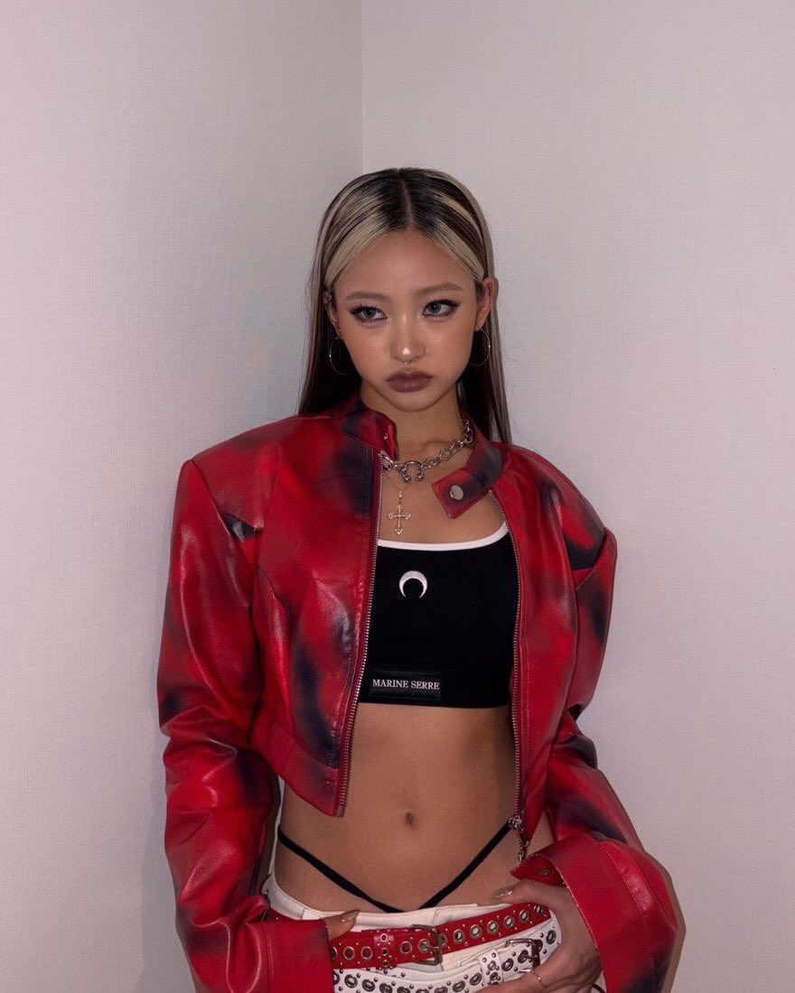 かにゃ様 新メンバー】かにゃに100の質問したらカオスすぎたwww - YouTube