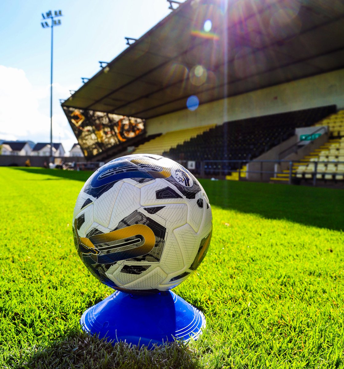 Dumbartonfc's tweet photo. ⚽ We can't promise weather like this. But we can promise the best view going! 

We're looking for seven ball people for tonight's game with Inverness CT.

Fancy it? Email jordan.mckerry@dumbartonfc.co.uk https://t.co/VYOVqNAQuQ