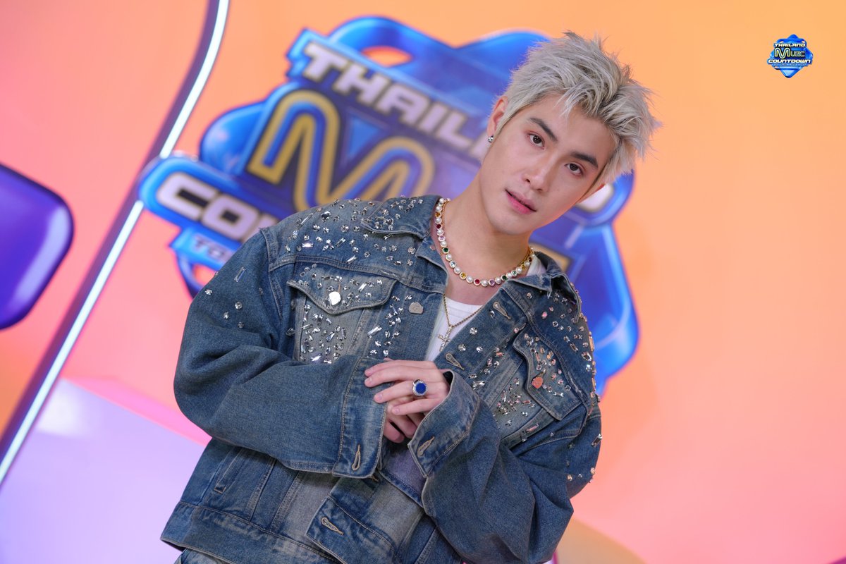 TMCcountdown's tweet photo. [𝑷𝑹𝑶𝑭𝑰𝑳𝑬✨] JAONAAY feat. SEXSKI - ทุกนาที (THEM JEANS) | Thailand Music Countdown 

#JAONAAY #JAONAAY_THEMJEANS #TMC_EP30 #TMC2025 #ThailandMusicCountdown #TrueCJCreations #Ch3Thailand https://t.co/37ZKIEcKv9