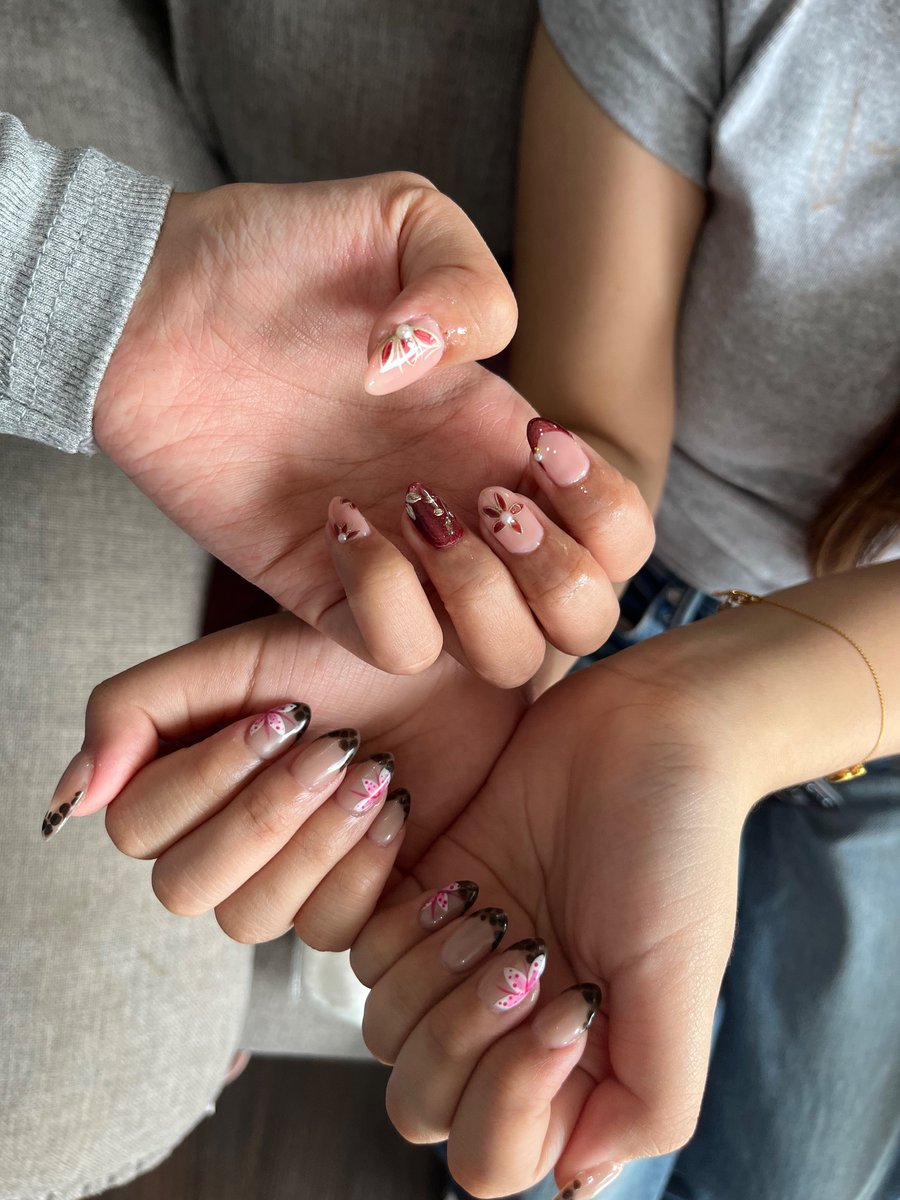 get2knowalice's tweet photo. nails done😋 cant wait for holidays 🥳 https://t.co/1SJHAOILXB