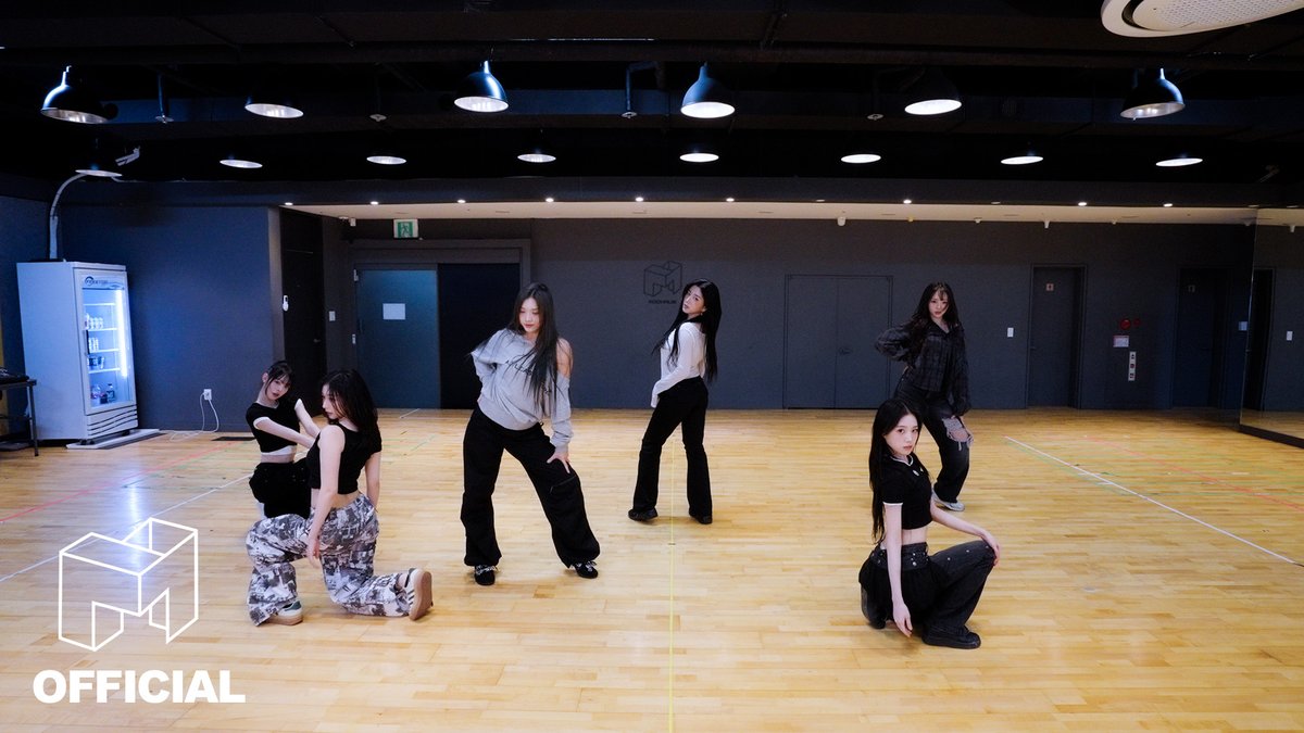 triplescosmos's tweet image. tripleS(트리플에스) msnz moon 'Cameo Love' Official Dance Practice

youtu.be/hbDx1fNQNHU

#tripleS #트리플에스 #トリプルS
#トリプルエス #トエス
#tripleS_msnz #Beyond_Beauty
#tripleS_moon #Cameo_Love