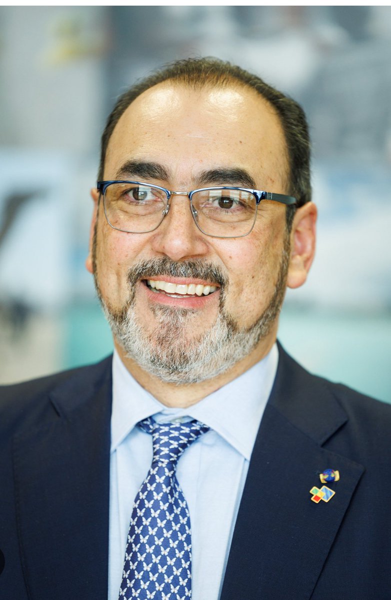 Felicitaciones a Sergio Díaz-Granados por  su reelección; muy merecido. Su liderazgo ha impulsado el desarrollo económico desde los gobiernos subnacionales caracterizado por una visión audaz e innovadora, como la creación —hace más de tres años— del área de Diversidad e