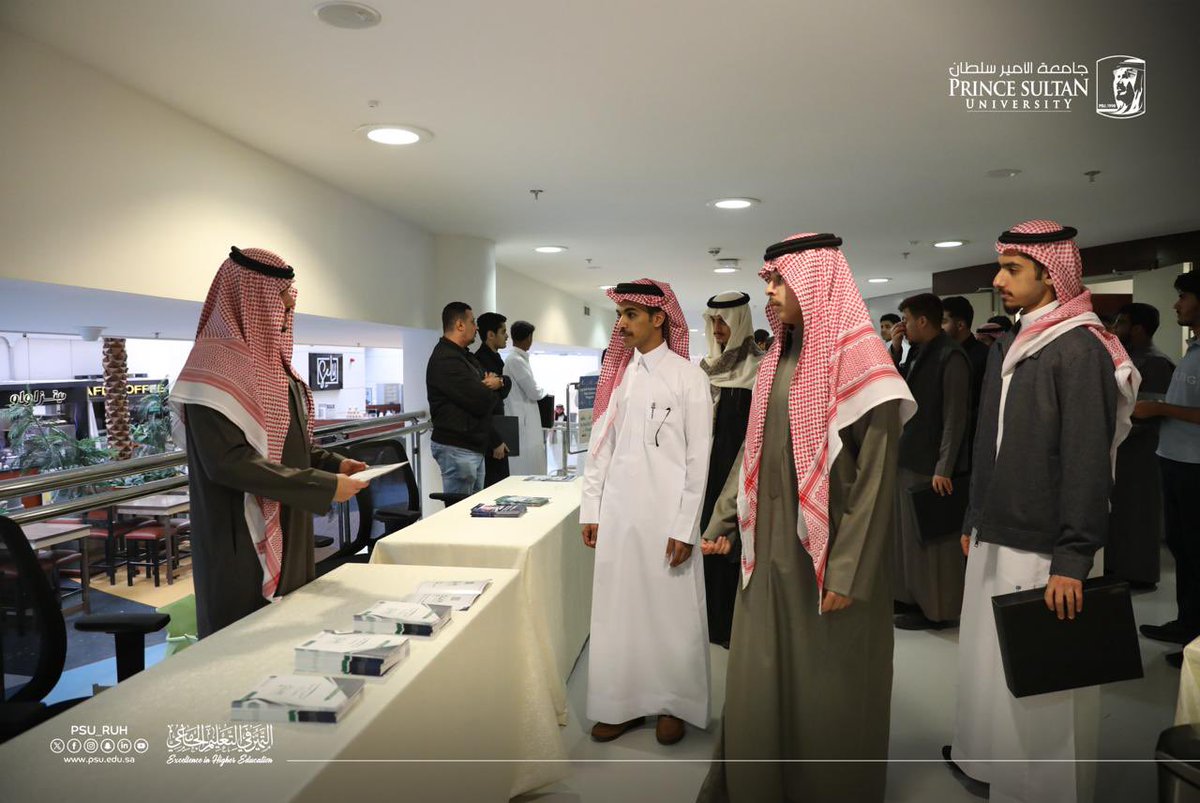 PSU_RUH's tweet photo. في لقاء ترحيبي.. 
استقبلت #جامعة_الأمير_سلطان الطلاب المستجدين للفصل الدراسي الثاني 2025- 2026م، ممثلة بعمادة القبول والتسجيل، وبالتعاون مع عمادة شؤون الطلاب؛ لتعريفهم بدور العمادتين، وكذلك خدمات عمادة التعاملات الإلكترونية والتحول الرقمي، والتعريف بالبرامج الجديدة بعد اجتياز السنة التحضيرية.