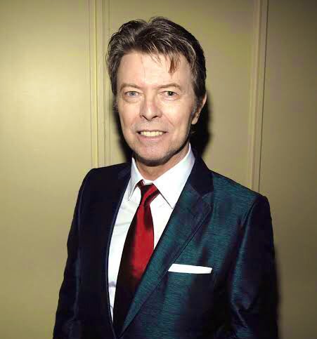 DavidBowieBot's tweet image. （2010年ゴッドスピード・ユー！・ブラック・エンペラー『Gathering Storm』を愛聴曲に挙げて）

GY!BEは、僕の好きなモントリオールの2バンドのうちのひとつで、Arcade Fireがもうひとつのバンド。モントリオールのバンドはどれもメンバーが9人くらいだと思ってるんだけど。