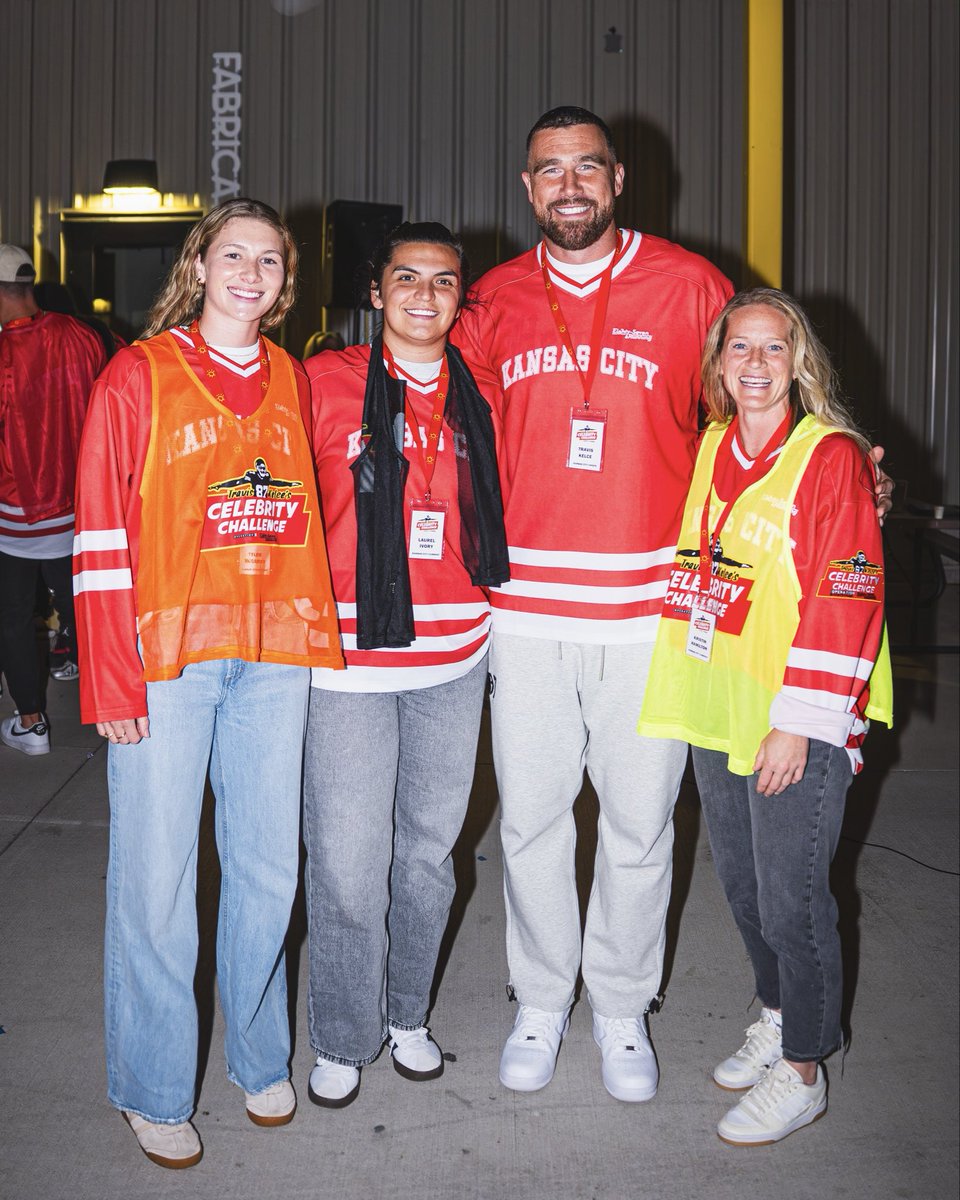 gigike0905's tweet photo. #WPMOYChallenge Travis Kelce 
Rt to vote for @tkelce https://t.co/GY2DdOs304