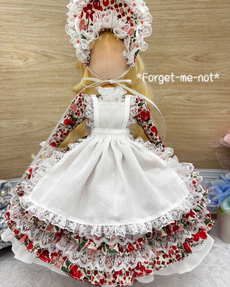 ちょっとだけクリスマスっぽいcolorです🎅柄が派手なのでレースも