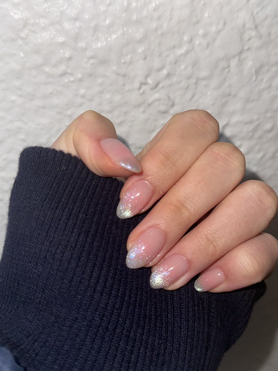 뉴네일이라눈거얌..