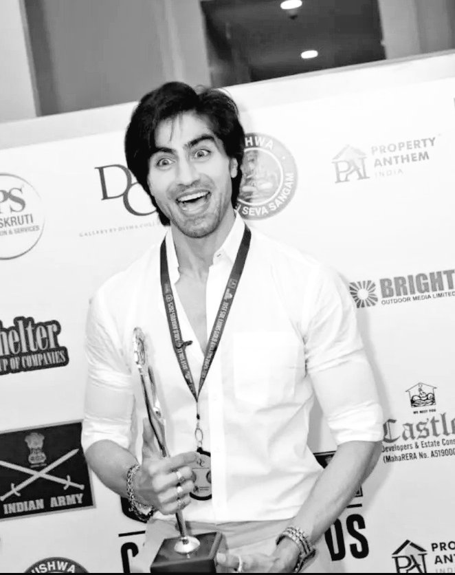 Endlesslovefo11's tweet photo. He is too cute man!! 😍 😭🐧

#HarshadChopda https://t.co/4OwkKQgb0U