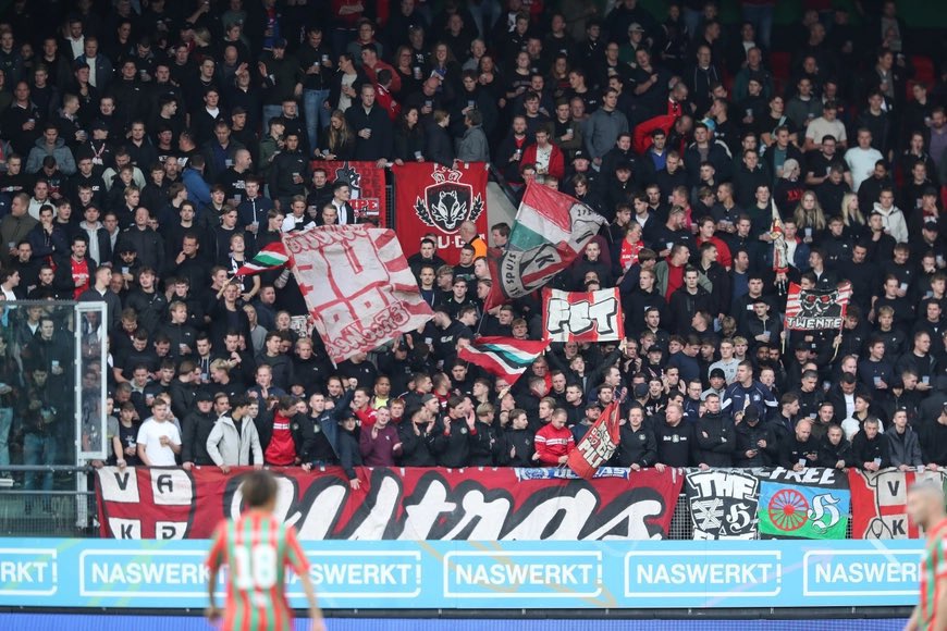 𝐂𝐥𝐮𝐛𝐬 𝐦𝐞𝐭 𝐞𝐞𝐧 𝟏𝟎𝟎% 𝐛𝐞𝐳𝐞𝐭𝐭𝐢𝐧𝐠𝐬𝐠𝐫𝐚𝐚𝐝 𝐢𝐧 𝐝𝐞 𝐞𝐞𝐫𝐬𝐭𝐞 𝐬𝐞𝐢𝐳𝐨𝐞𝐧𝐬𝐡𝐞𝐥𝐟𝐭:

𝙀𝙧𝙚𝙙𝙞𝙫𝙞𝙨𝙞𝙚:

• Ajax
• PSV
• FC Twente
• NEC

𝙆𝙚𝙪𝙠𝙚𝙣 𝙆𝙖𝙢𝙥𝙞𝙤𝙚𝙣 𝘿𝙞𝙫𝙞𝙨𝙞𝙚:

• Vitesse