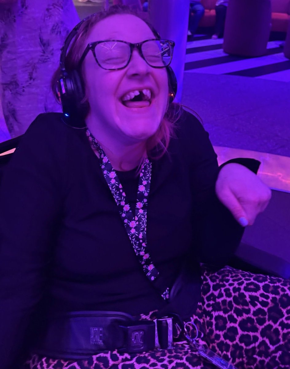 SarahTryon25's tweet photo. My daughter is having a blast on her cruise, so happy and loving every minute 💕 https://t.co/9JZSzAY5CO