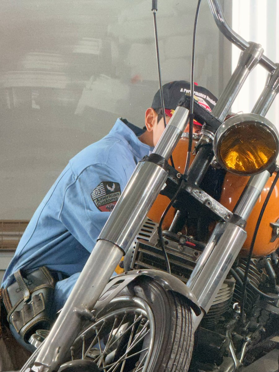 SHINee's tweet image. Nothing’s okay. 

#MINHO #민호
#TEMPO #MINHO_TEMPO
#SHINee #샤이니