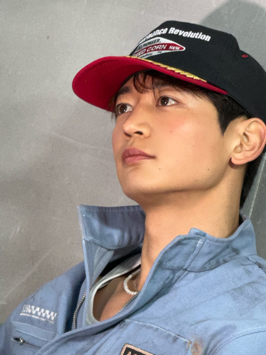 SHINee's tweet image. Nothing’s okay. 

#MINHO #민호
#TEMPO #MINHO_TEMPO
#SHINee #샤이니