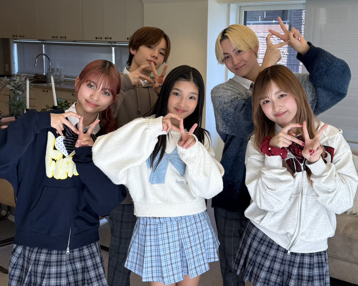 we_are_PG_'s tweet photo. 🦄 #こたみのチャンネル さんとのコラボYouTubeは、もうチェックしましたか？🎥✨

みのちゃんが #ミドナイP と一緒に“ミドナイ★スターチャレンジ”に参加してくれました🕺💫
素敵なコラボ、本当にありがとうございました！

➫ 【TikTok】https://t.co/fiXyxsPQWH
➫ 【IG】https://t.co/R7waJUbXf1

#ミドナイP
#ミドナイ #MIDNIGHTFEVER
#PG #PG_全国ツアーを目指す小中学生集団