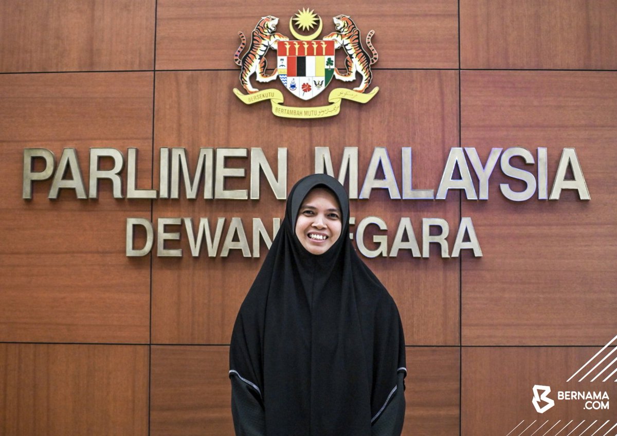 bernamadotcom's tweet photo. Marhamah angkat sumpah Senator di Dewan Negara

https://t.co/kc4Sv765hk

📸Shazreen Zamzuri | BERNAMA

#BernamaNews
#BernamaImages
#DewanNegara https://t.co/87xJICxsni