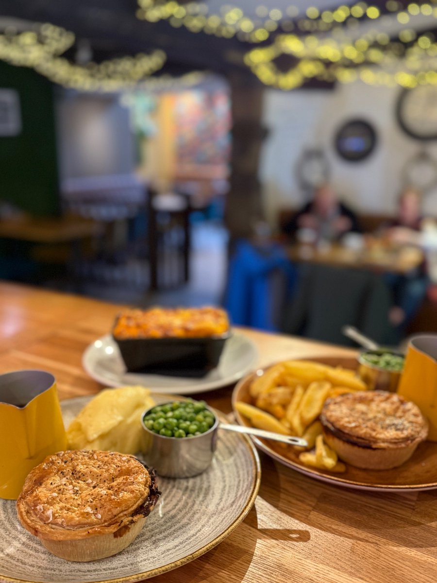 Golden Fleece Inn tweet media