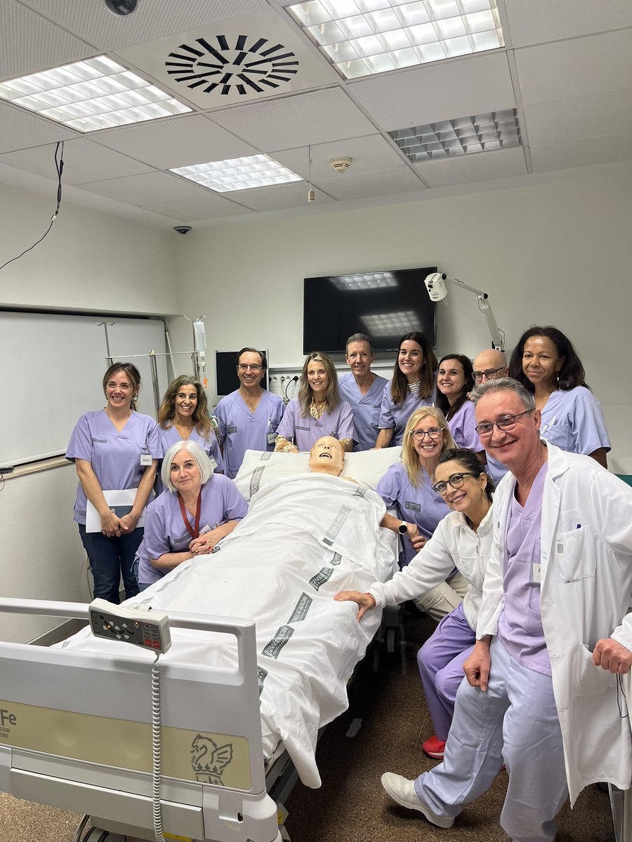 SiMuLaFe tweet media