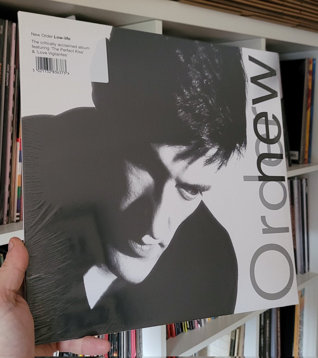 ModDogRecords's tweet image. #Recomendado El tercer álbum de estudio de NEW ORDER, "Low-Life" (1985), clave en la evolución de su sonido, del post-punk de Joy Division a la electrónica vía synthpop. 

🎶 Love Vigilantes 
open.spotify.com/track/42dGd1vh…

👇🏼👇🏼
moddogrecords.es/disco/new-orde…