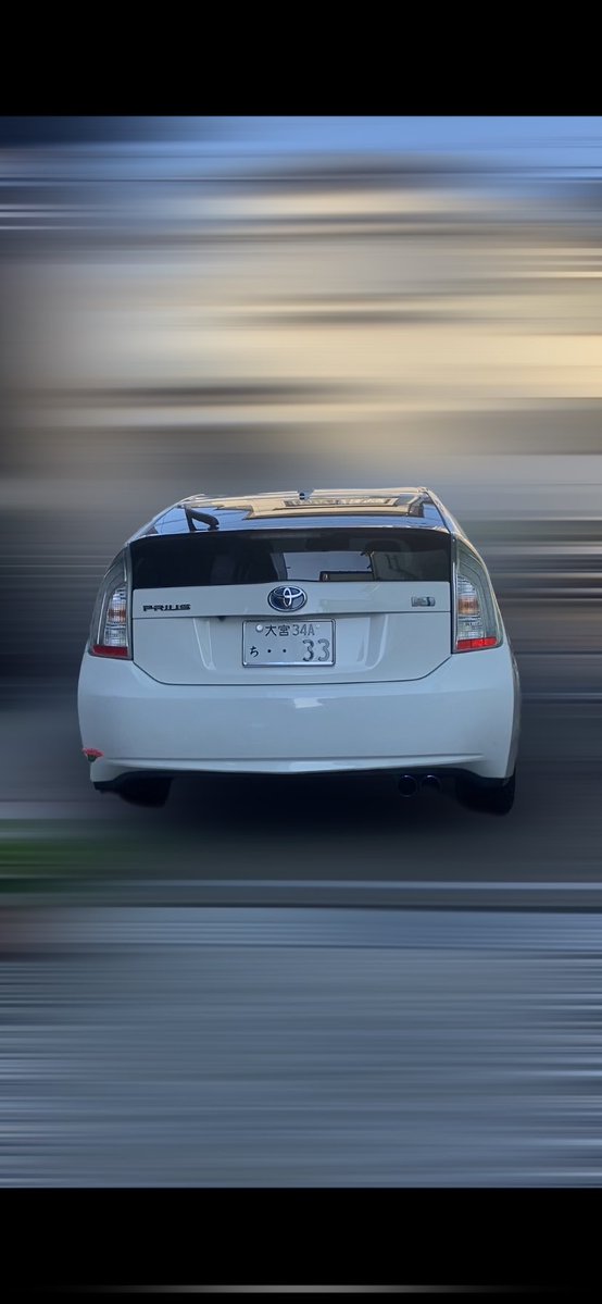 30プリウス前期乗りの時は 35PHVのクリアテールを 装着してましたよ