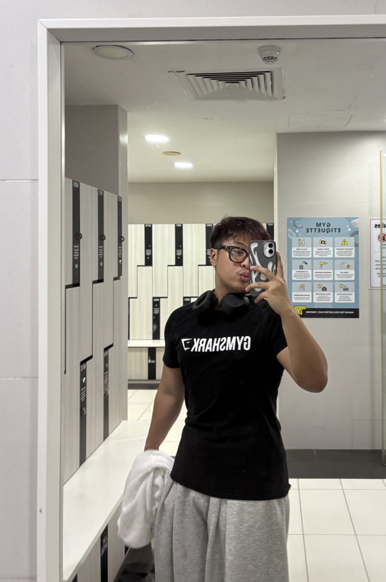 JoshuaAlexius's tweet image. sorry greta you said less waste? i’m so sorry i heard less waist…brb xoxo