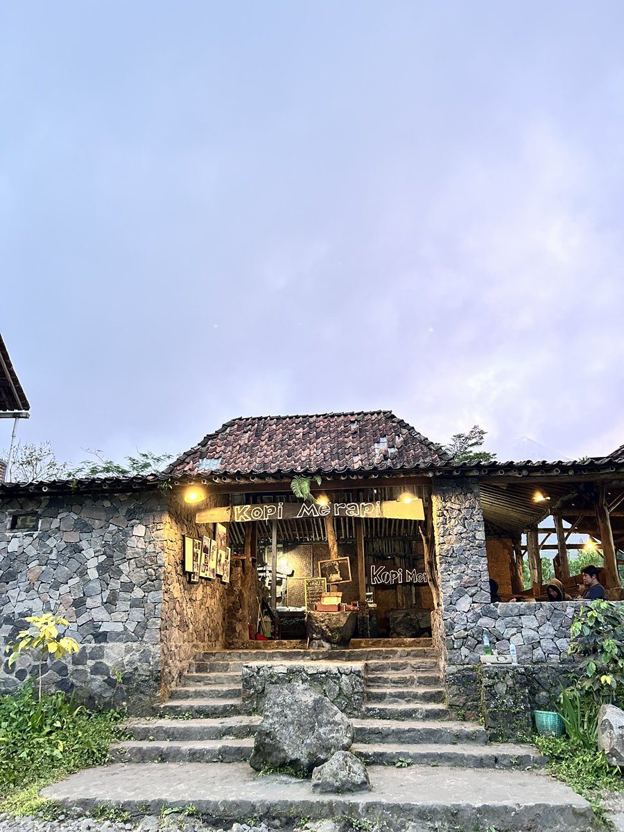 whisk(as) tweet media