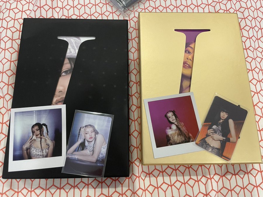 bubeba4's tweet photo. WTS
บั้มละ 100 รวมส่ง ของครบค่า🩵 
 ทักมาสอบถามเพิ่มเติมก่อนได้ค่า #ตลาดนัดบพ #ตลาดนัดblackpink  #ROSÉ #JENNIE #LISA #JISOO https://t.co/mXWfnCAGTO