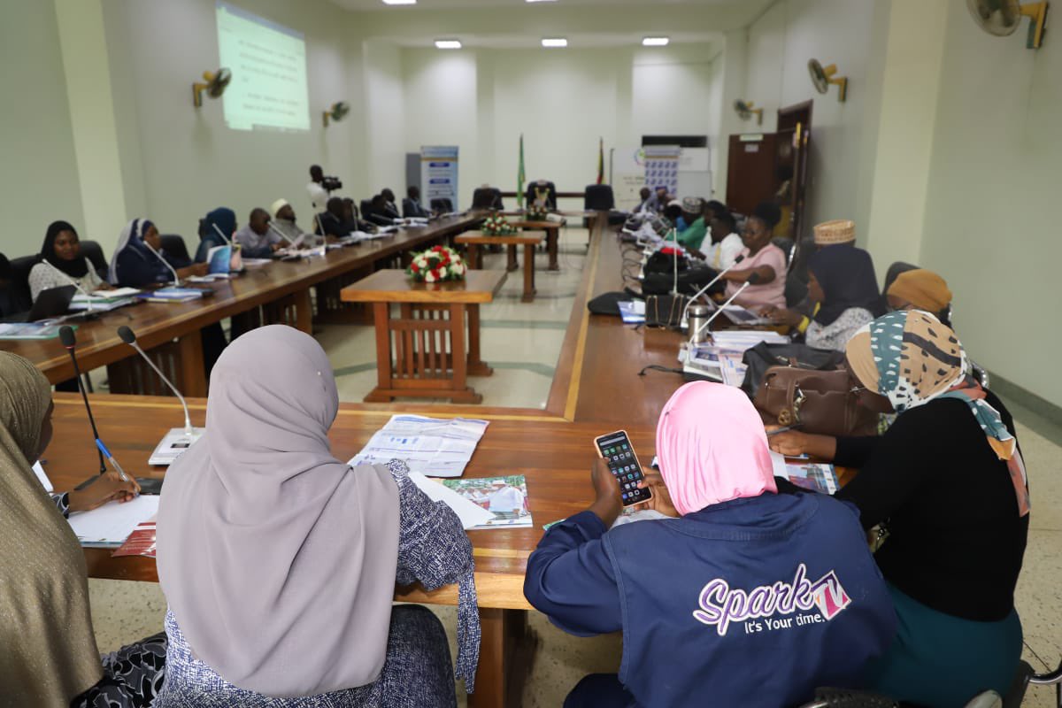 The Director of Partnerships - UAC, Tom Etii, presented on behalf of the DG, updates on the status of HIV in Uganda &amp; progress on the National  response, at a high level meeting with the top leadership of the Uganda Moslem Supreme Council (UMSC), happening today at the UMCS