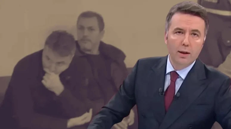 tanik_tr's tweet photo. Mehmet Akif Ersoy'un evindeki yatak odasının her tarafında ayna olduğu ortaya çıktı. https://t.co/hSjyq6XUPW