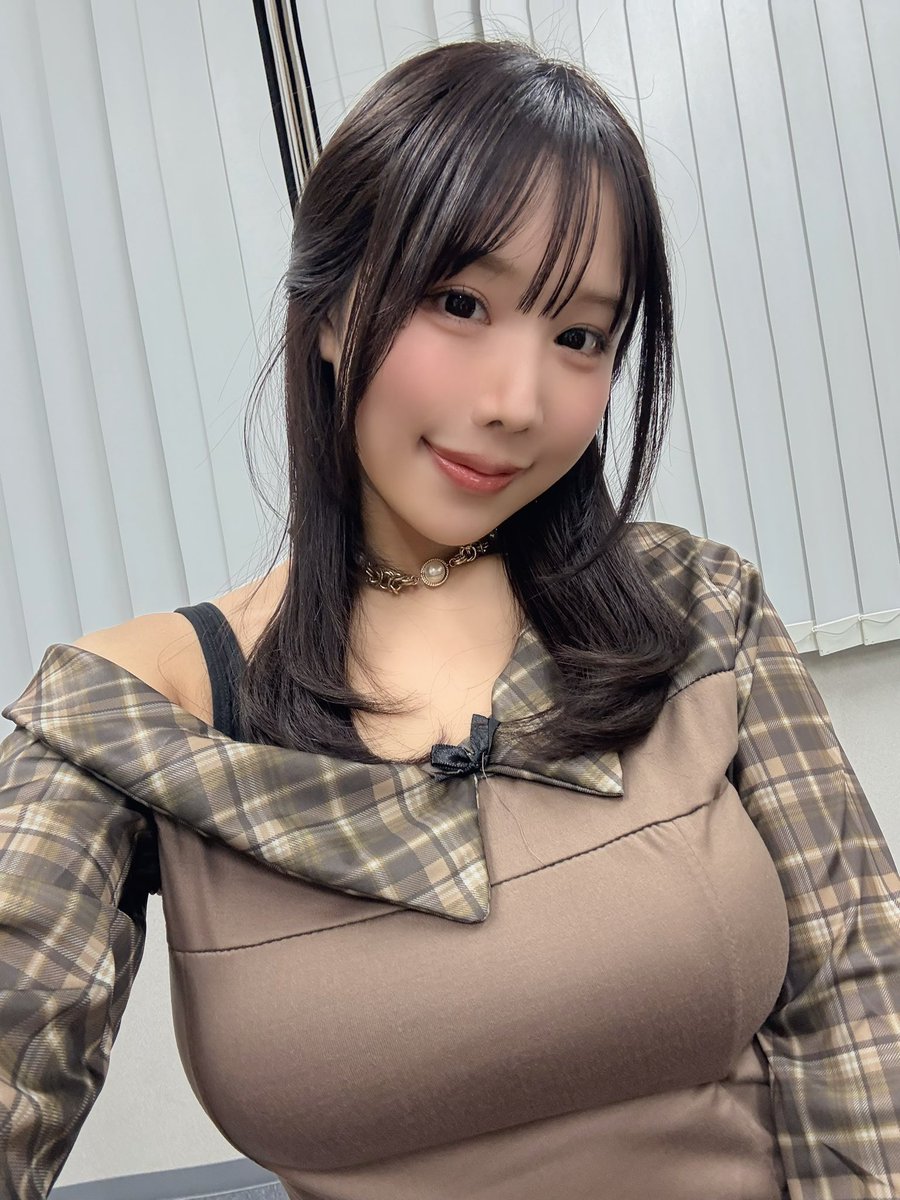 ショートムービーミスコンの悪魔👿♡
オンライン舞台挨拶ありがとうございました！
ずっと楽しみにしてたから見てもらえて嬉しかったよ〜！🫶
話したいことまだまだいっぱい！
肩出しコーデブームは継続中♡ https://t.co/IGTHP5lC54