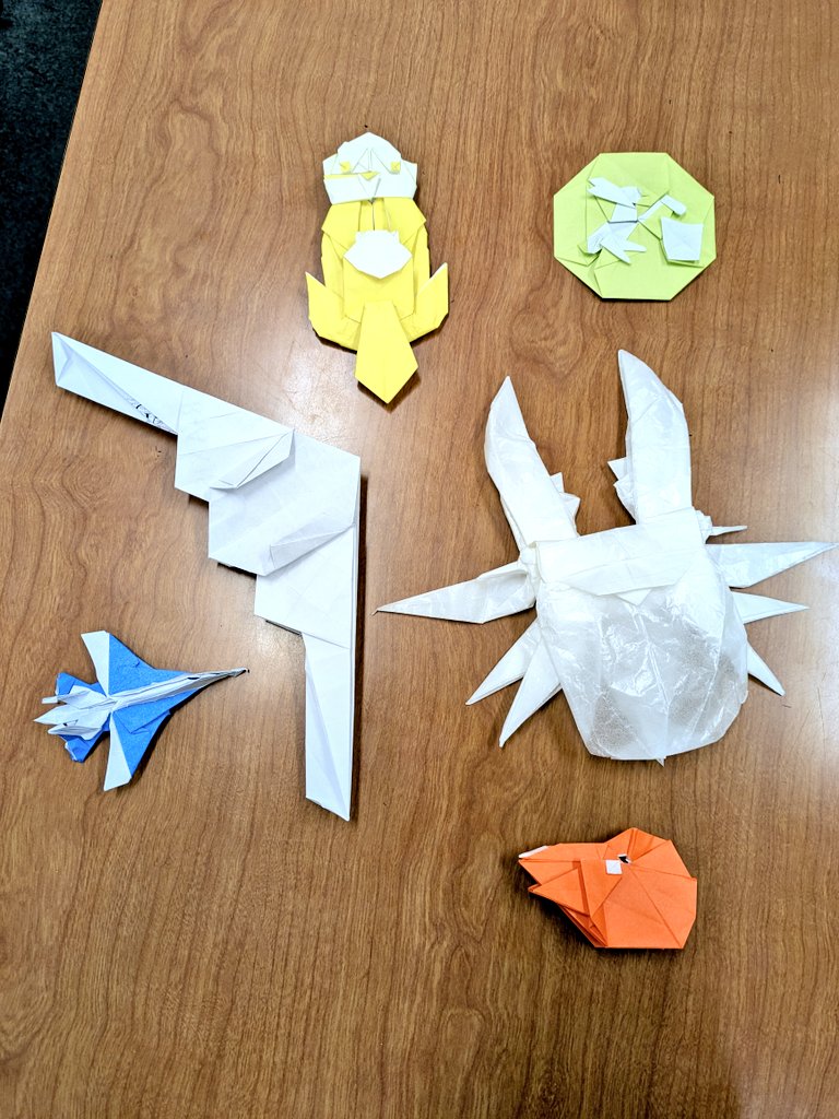 今日の活動は賑わってました〜！！
・Su-27フランカー(南島和英)
・B2スピリット(南島和英)
・月(ハイパーステジア)
・ラッコ(ハイパーステジア)
・オウムガイ(ハイパーステジア)
・クワガタ試作