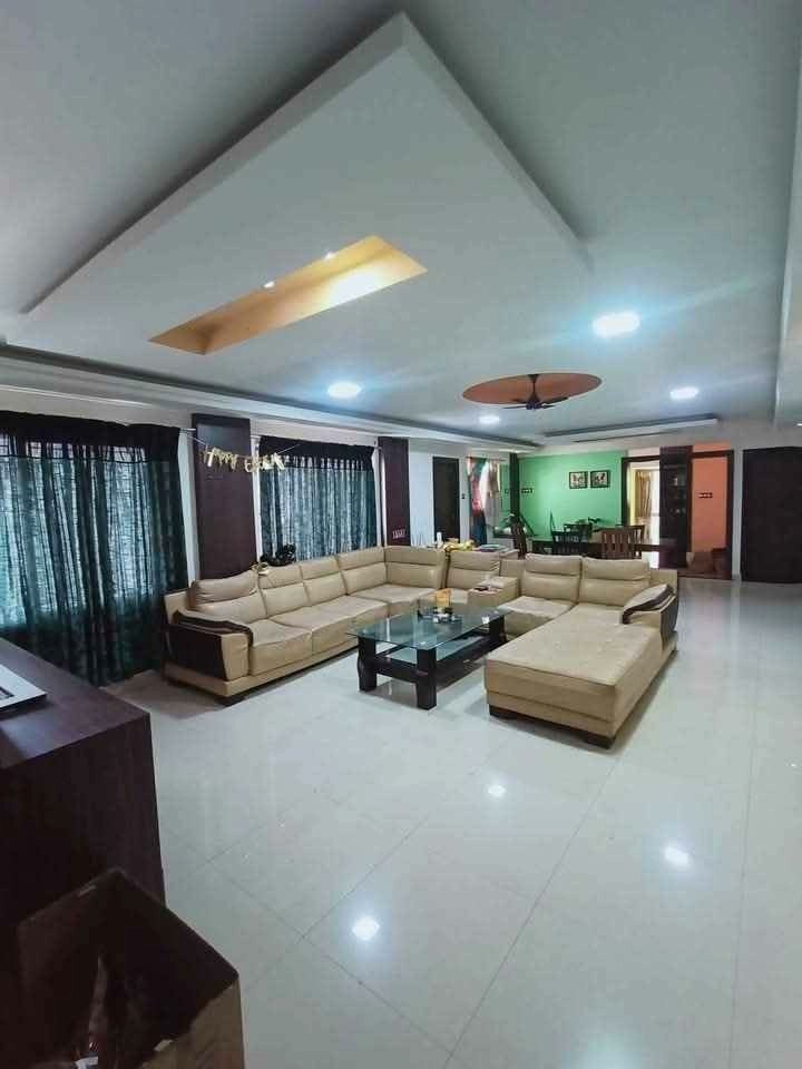 FlatxCo's tweet photo. 🎯 Female flatmate needed in a 3BHK in Bellandur, Bengaluru!​
💸 Rent: ₹[Rent]/mo. Deposit: ₹[Deposit]. Available: 20 Dec.​
#Bellandur #BangaloreHomes #FlatX #NoBrokerage #RoomForRent #3BHK #Flatmates #BangaloreLife https://t.co/9sXfbL9djV
