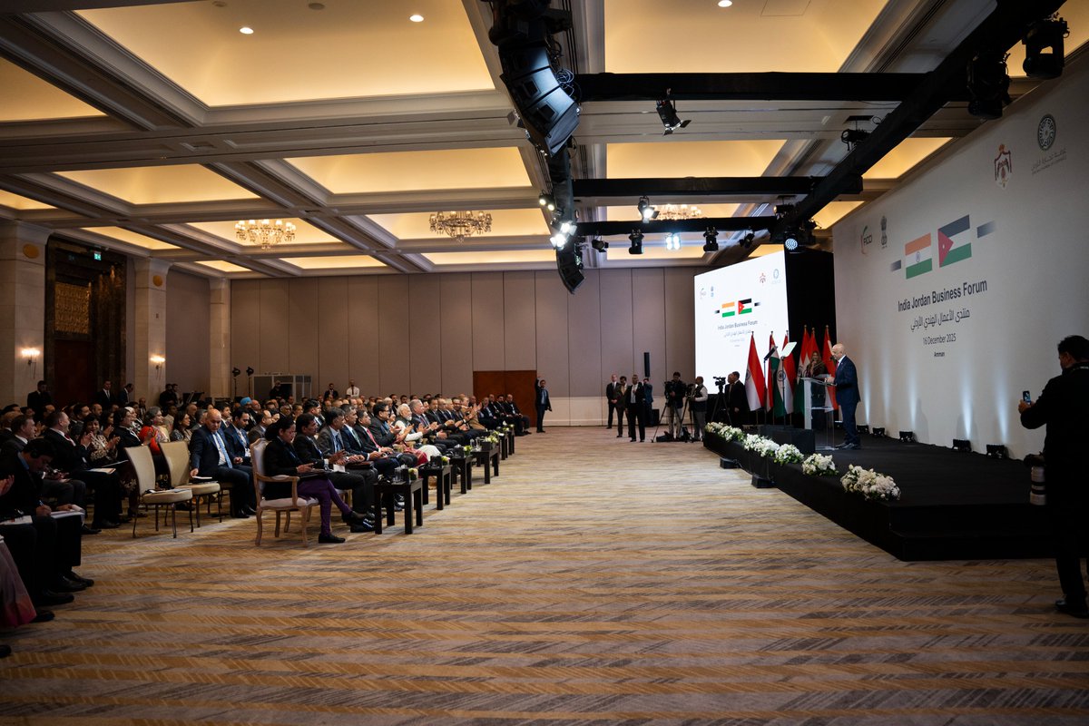 الملك ورئيس الوزراء الهندي يحضران الجلسة الافتتاحية لمنتدى الأعمال الهندي الأردني في عمّان #الأردن 