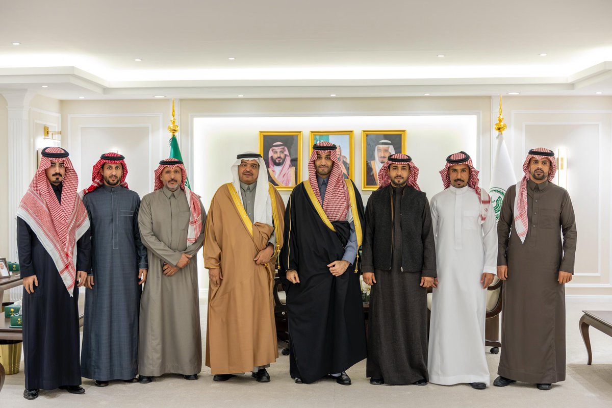 سمو نائب أمير #منطقة_الجوف يستقبل رئيس وأعضاء مجلس إدارة نادي القريات.

spa.gov.sa/ar/w2467133