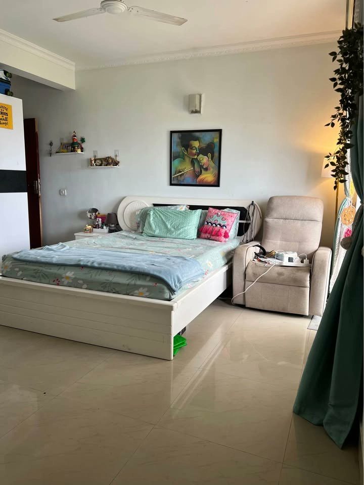 FlatxCo's tweet photo. 🎯 Female needed in a 3BHK in Manyata Tech Park, Bengaluru! 💸 Rent: ₹18,750/mo. Available: 25 Dec 2025.
#ManyataTechPark #Bengaluru #FlatX #NoBrokerage #BangaloreHomes #TechParkLiving #FlatHunt #RoomSearch https://t.co/ag3fOi2Pf1