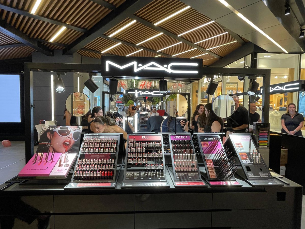 M·A·C Açıldı! 💄✨
Dünyanın makyaj sanatındaki ikonu M·A·C Meydan İstanbul AVM Moda Merkezi'nde!
İkonik rujlar, profesyonel koleksiyonlar ve sınırsız ilham seni bekliyor! 💋
 
 📍Meydan İstanbul AVM – Moda Merkezi Zemin Kat
 
 #MACCosmetics #MeydanistanbulAVM