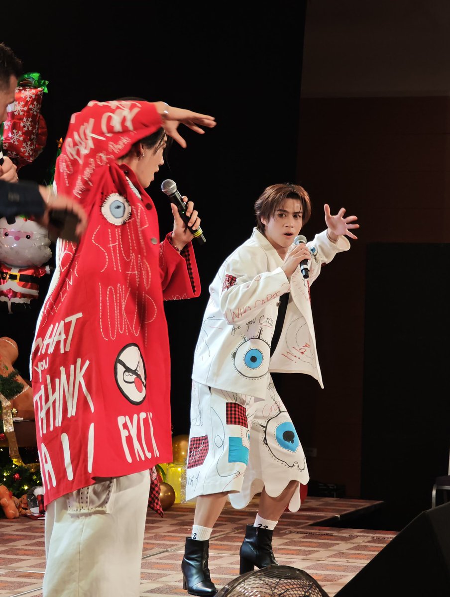 Hot and cute at the same time ❤️‍🔥 #BoatOat never disappoint the fans! 

#JusinBello #JIBDreamFanmeet6
#BoatOat1stFMinRome
#mflowentertainment
#JIBDream