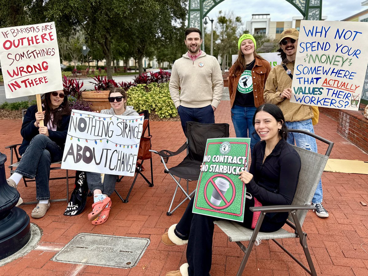noahforflorida's tweet photo. Yesterday I stopped by the Oviedo Starbucks picket line to stand with local baristas who are organizing for dignity, fair treatment, fair pay, and a real voice on the job.

Workers shouldn’t face intimidation or retaliation for standing together. That’s why I support the PRO Act. https://t.co/17OZjdPQF8