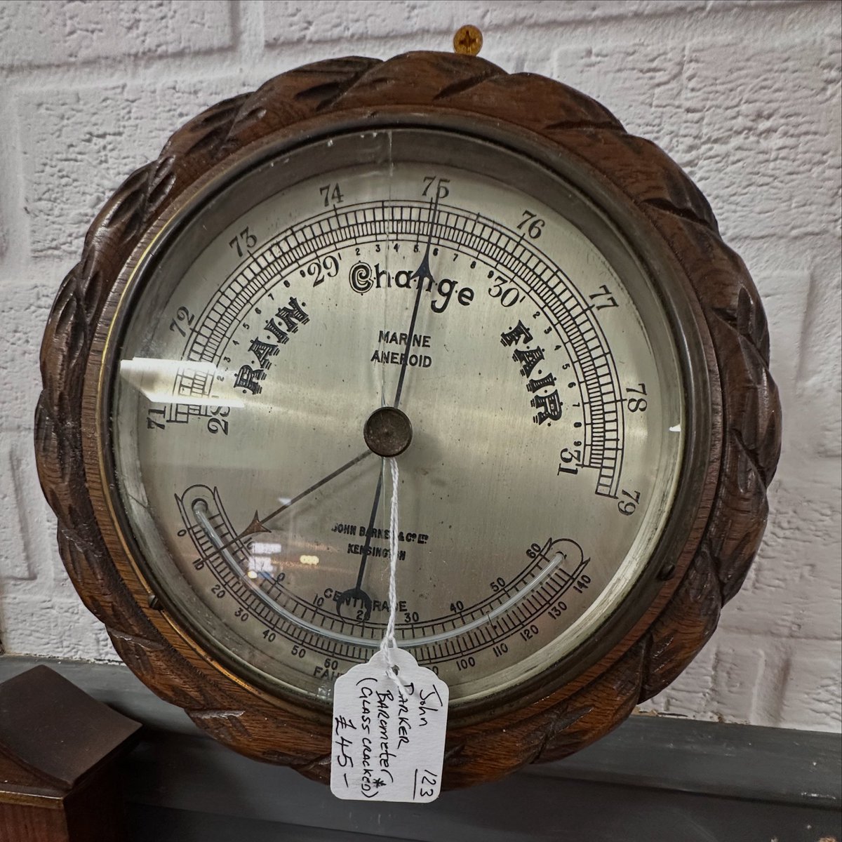 astraantiques's tweet image. This might be pointing to rain today ☔️
Here until 5pm #barometer #weather #raintoday #antiques #astraantiquescentre #hemswell #lincolnshire