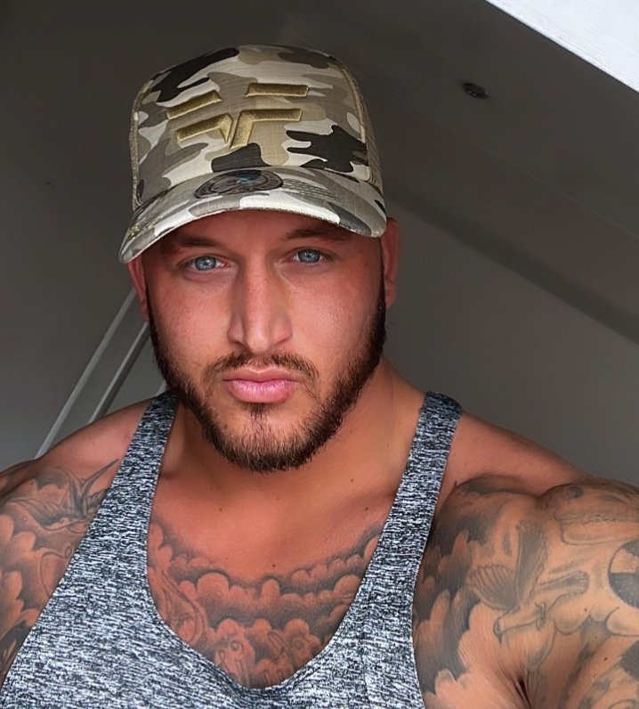 _basharj23's tweet image. Thank You God 🙏 For Keeping Me And My Loves Alive. Merry Christmas &amp;amp; New Year ❤️