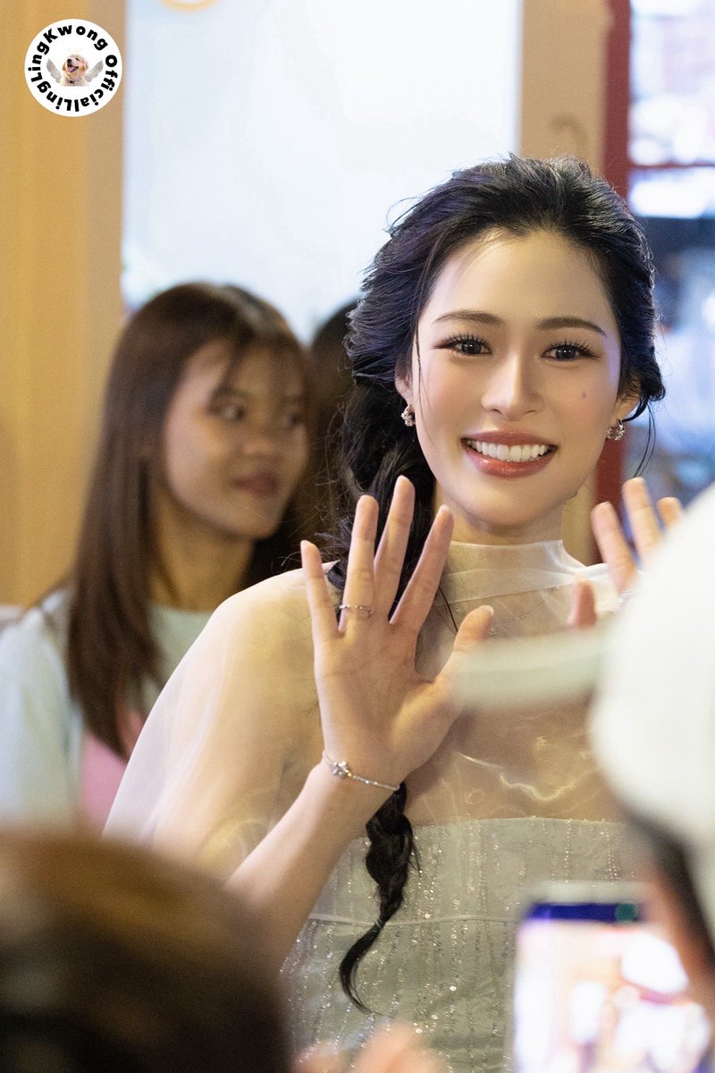 วันนี้เครื่องหน้าพี่หลิงหนูให้เลยแบบเต็มสิบ

LINGLING BA HERHYNESS
#LinglingHerhynessFrozen
#หลิงหลิงคอง‌ #linglingkwong
<a href="/linglingsirilak/">linglingsirilak</a>