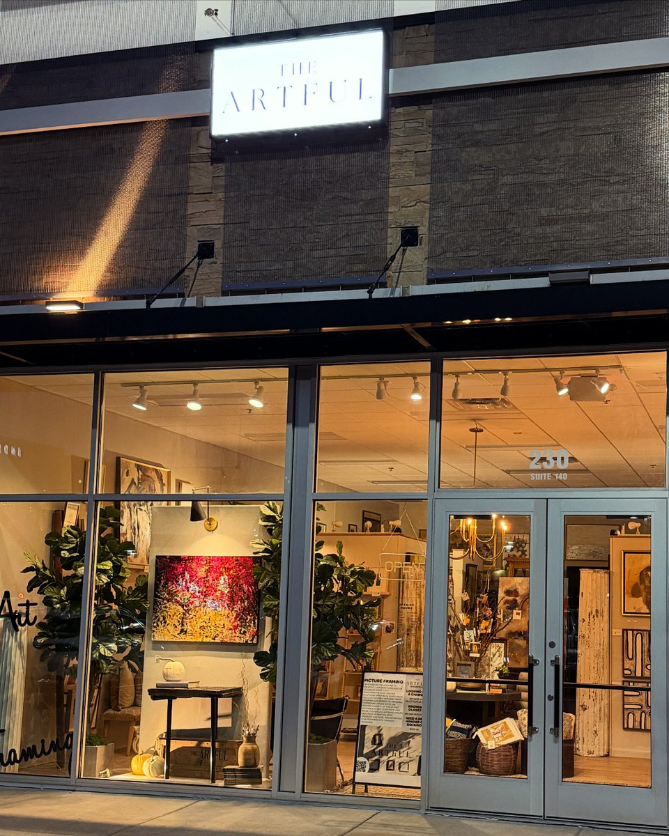 KoPTownCenter's tweet photo. Holiday gifting meets handcrafted creativity. 🎁✨ Frame your holiday photos and holiday gifts right here at @artfulkop. https://t.co/nusoQDfNjY