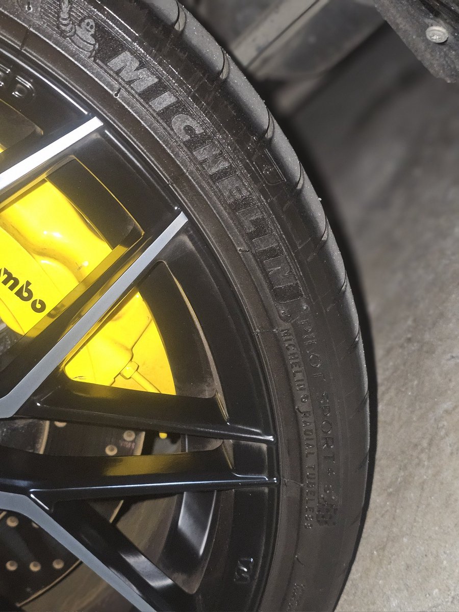 OnlyBatCats's tweet image. 又要花錢了😭