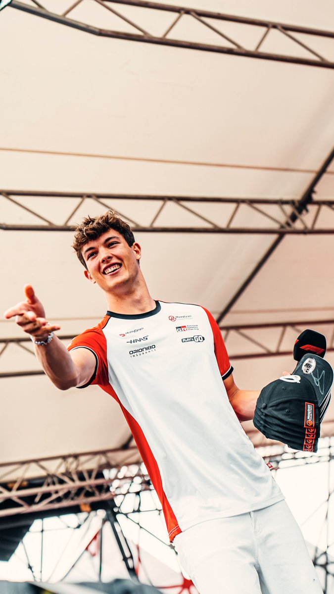 HaasF1Team's tweet image. Time for a lock screen refresh with Ollie 🐻📱

Choose your favorite, hold down on the photo, load in 4K and then to save to your phone! 👊

#HaasF1 #F1 #WallpaperWednesday