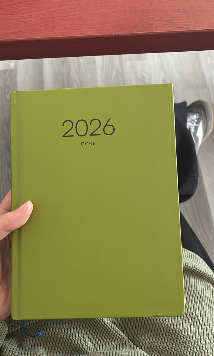 berceste_99's tweet image. Core ajandam da geldiğine göre hayatımı düzene koyabilirimmmm, hiç ajanda kullanmamıştım çok heyecanlandım